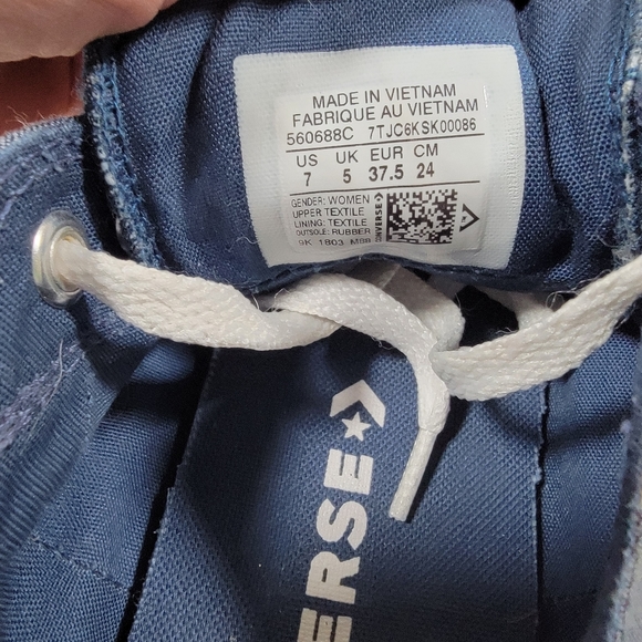 Converse Women’s size 7 Denim Poka Dot Shoes EUC - Picture 5 of 12